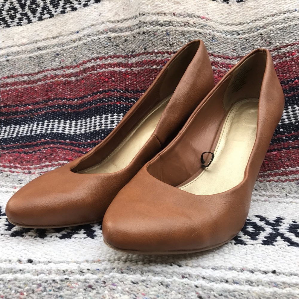 Express Camel Wedges: 8.5